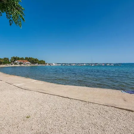 With A Parking Space - 12948 * Vir