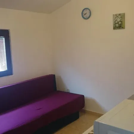 With A Parking Space - 12948 * Vir