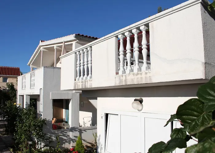 With A Parking Space - 12948 * Vir