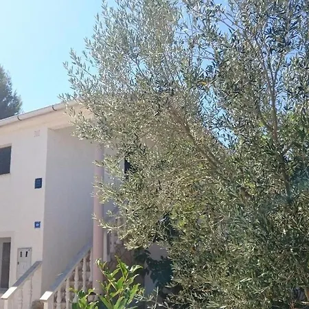 With A Parking Space - 12948 * ויר