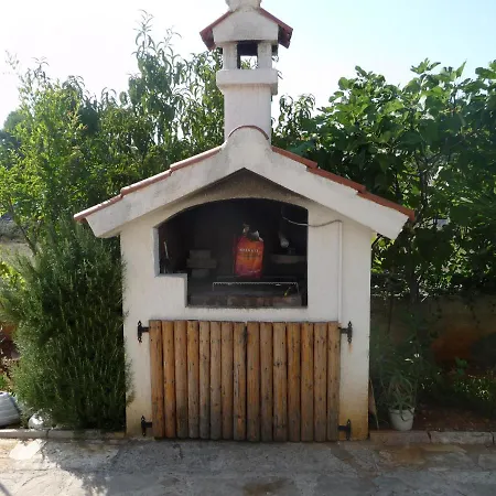 With A Parking Space - 12948 * Vir