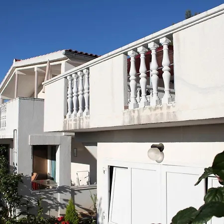 With A Parking Space - 12948 * Vir