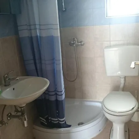 With A Parking Space - 12948 * ויר
