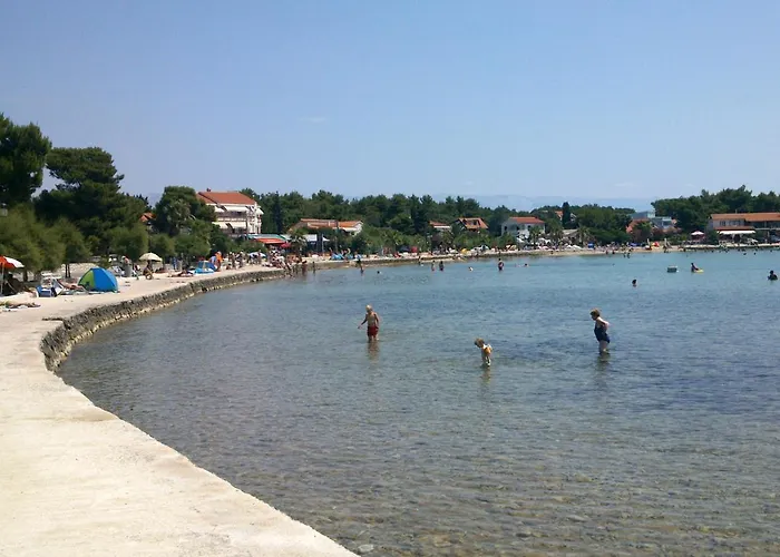 With A Parking Space - 12948 * 维尔